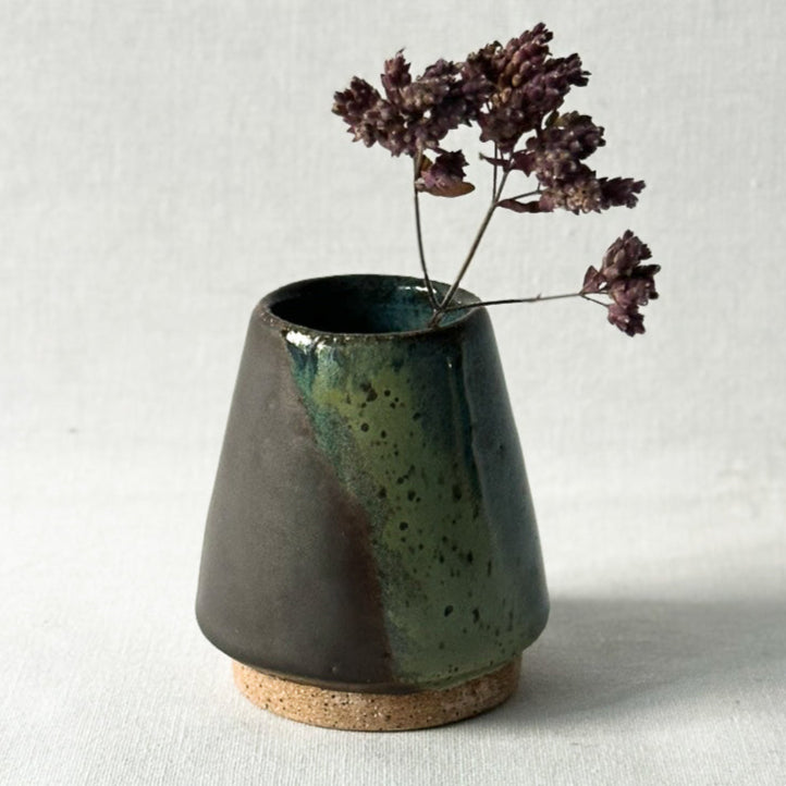 bud vase