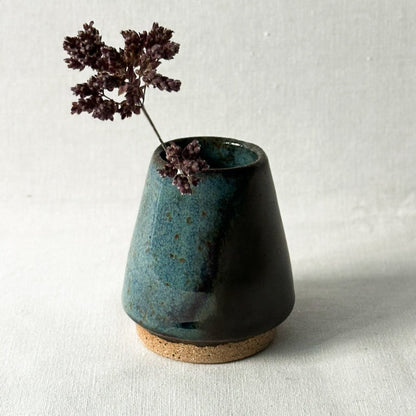 bud vase
