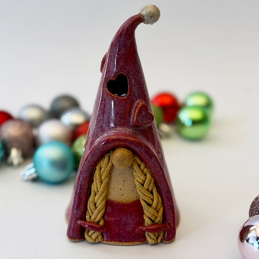gnome | cranberry heart