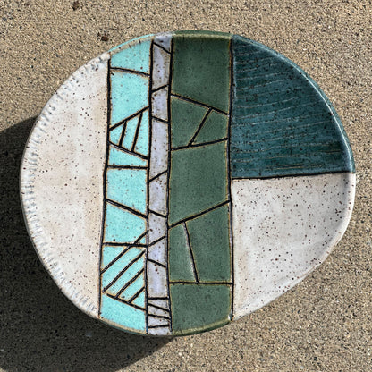 sgraffito tripod dish