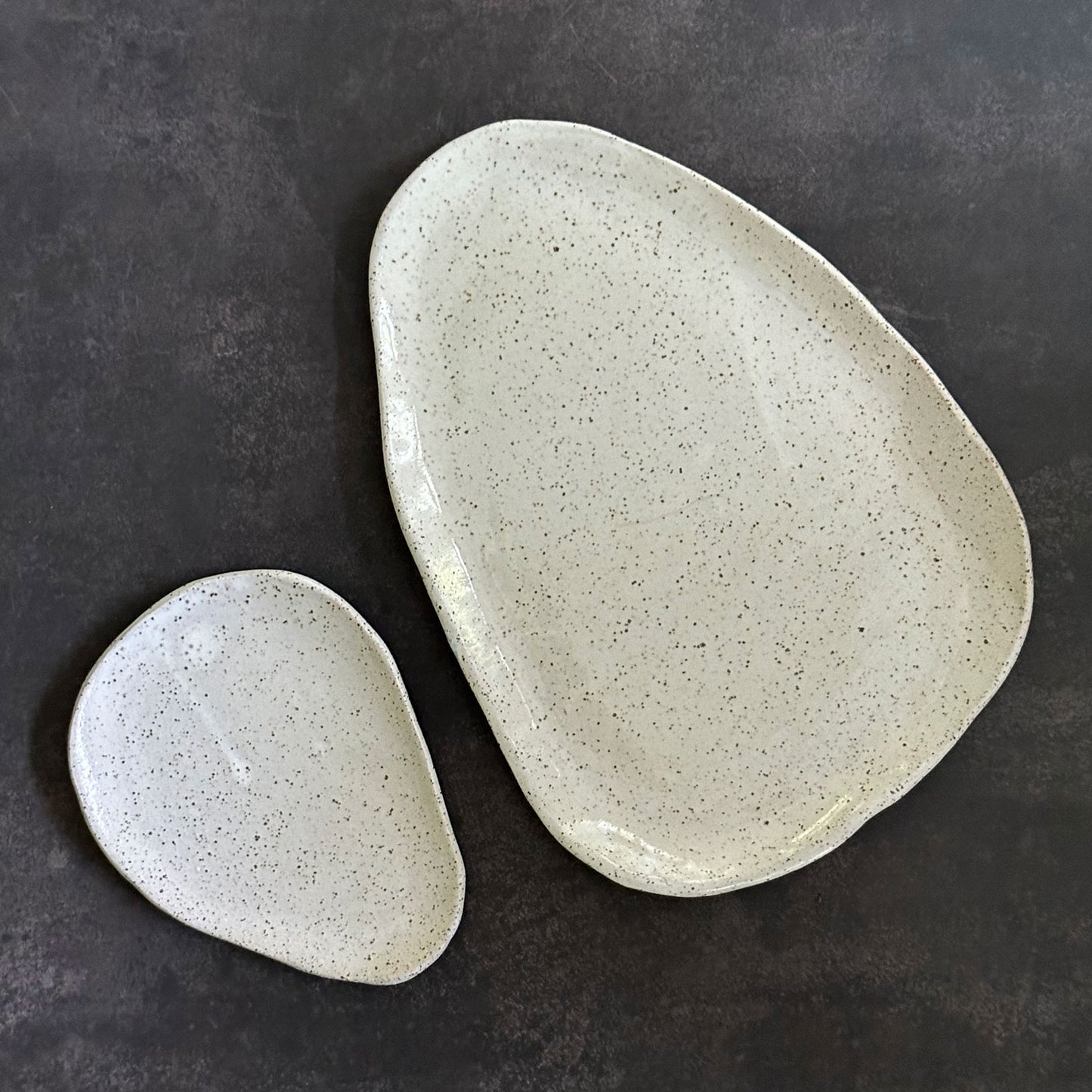 pebble plates